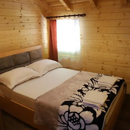 Bujtina Malaj 게스트하우스 발보너