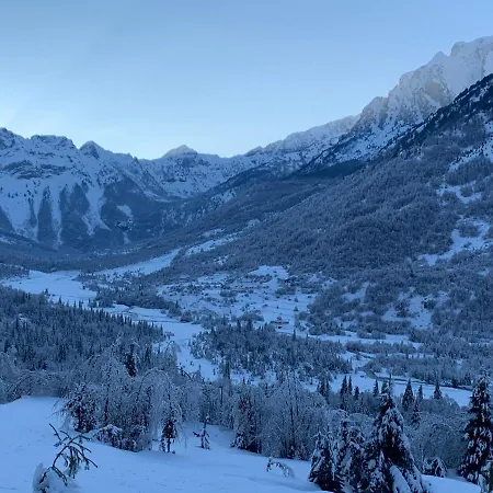 Bujtina Malaj Gasthof 3*