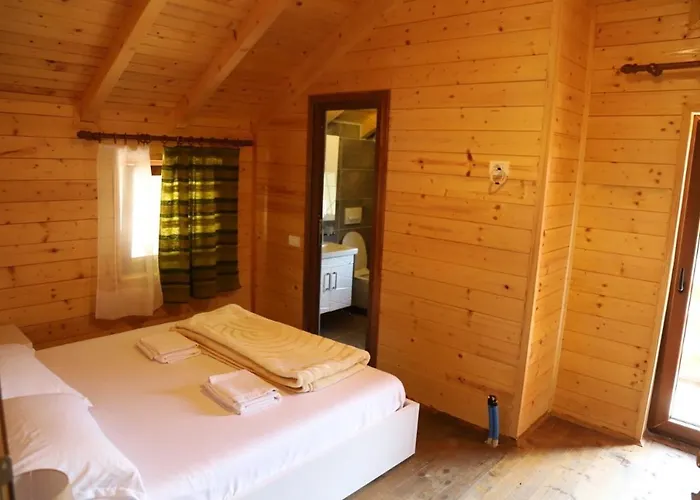 Bujtina Malaj 招待所 3*