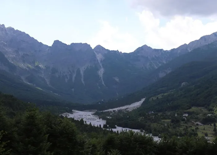 招待所 Bujtina Malaj